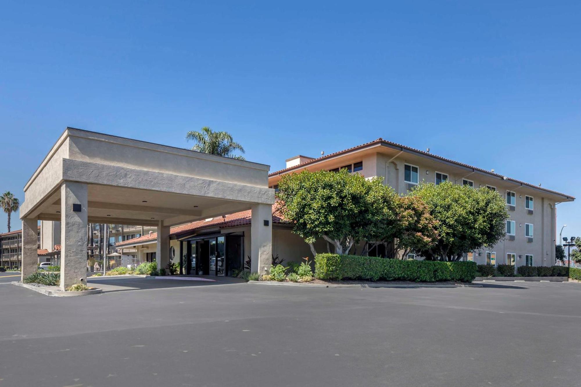 Best Western Plus Executive Inn Rowland Heights Exterior photo